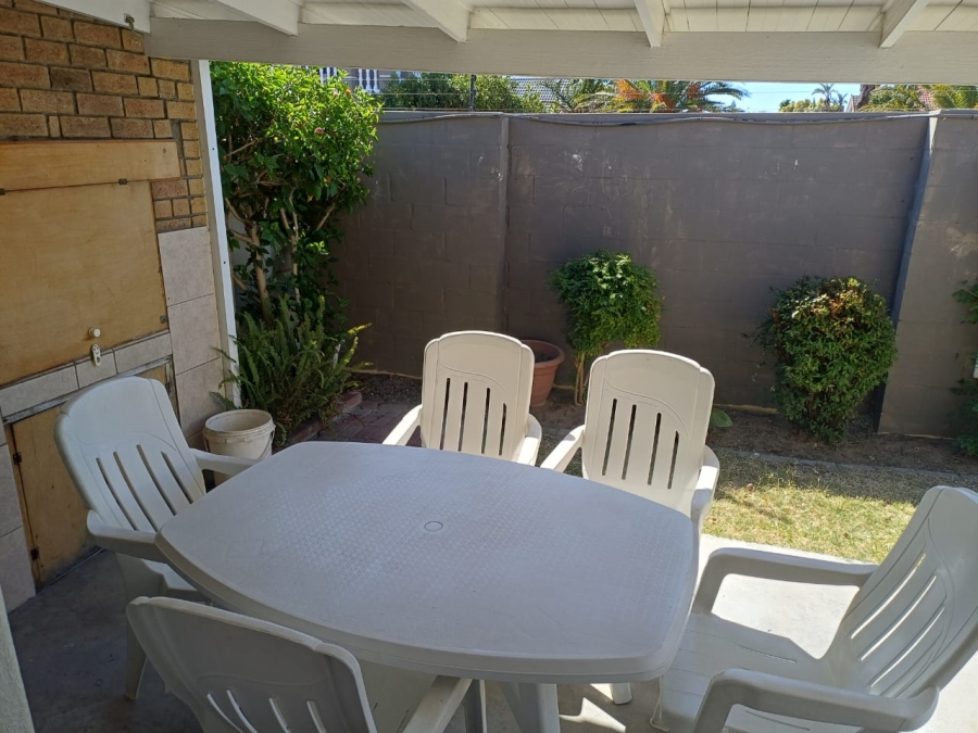 2 Bedroom Property for Sale in Gordons Bay Central Western Cape